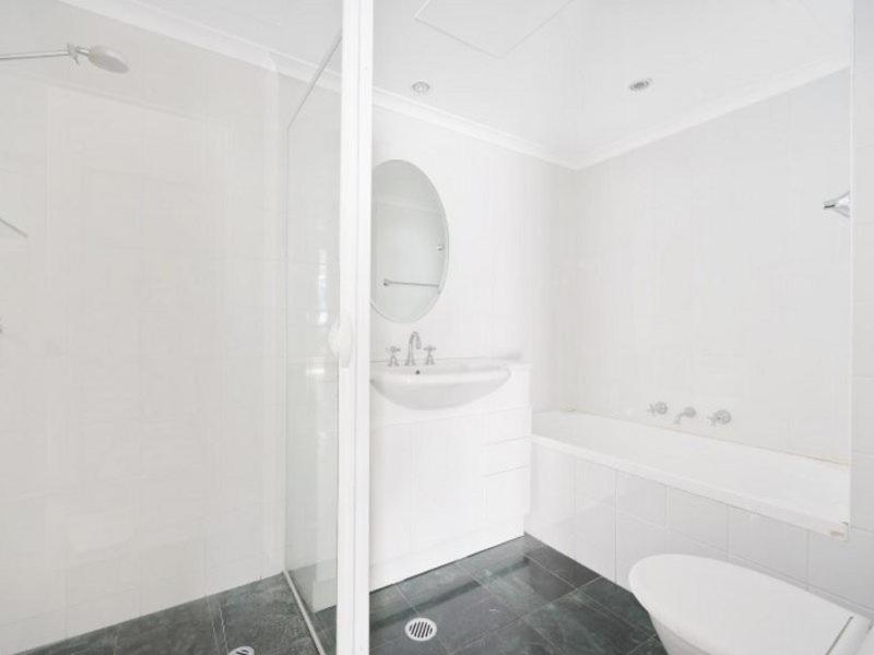 Oasis - Terrific Location & District Views! Apartment