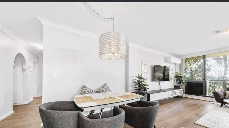 Oasis - Terrific Location & District Views! Apartment Sydney